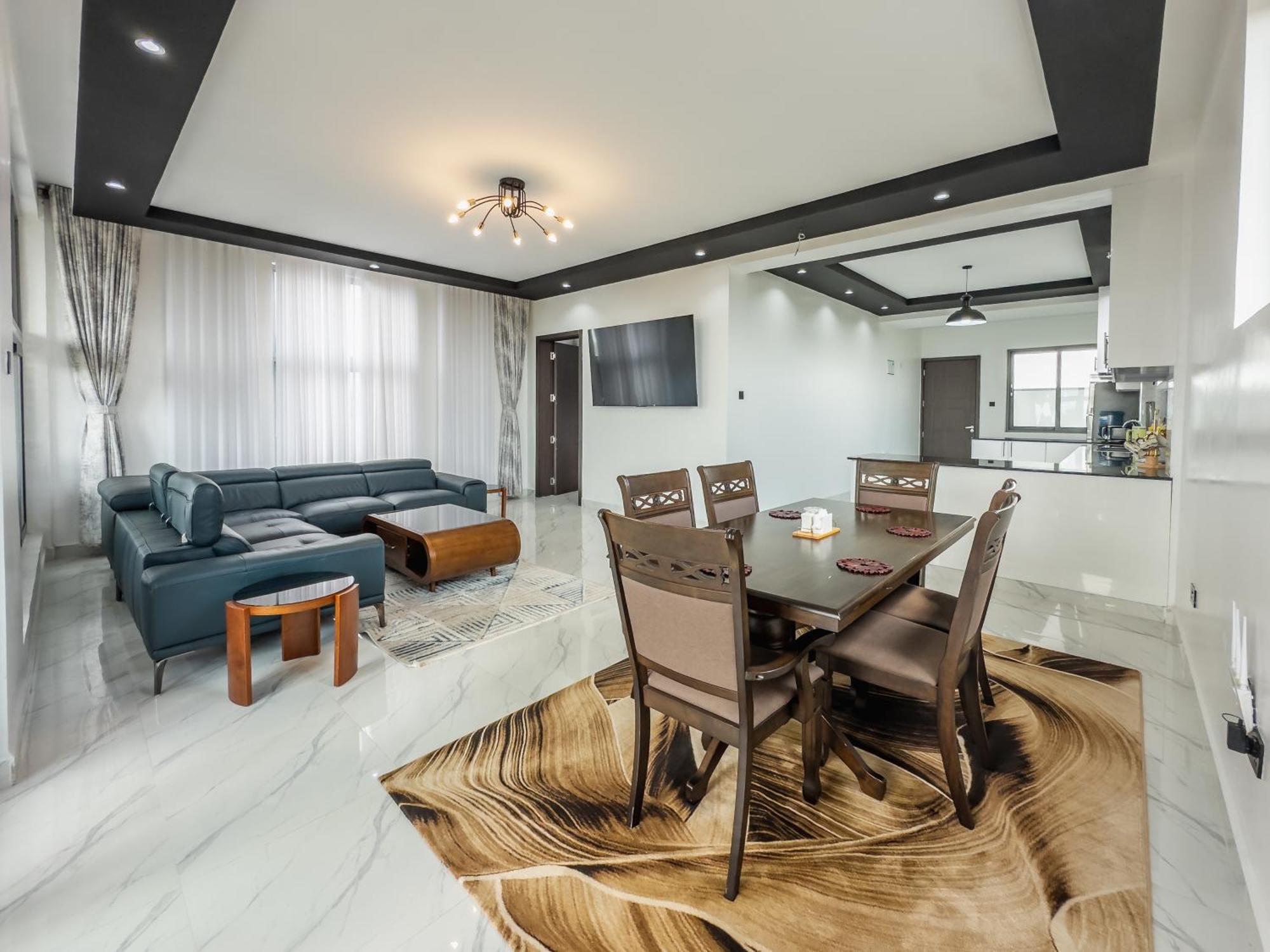 Avian Court Penthouse Aparthotel ไนวาชา ภายนอก รูปภาพ